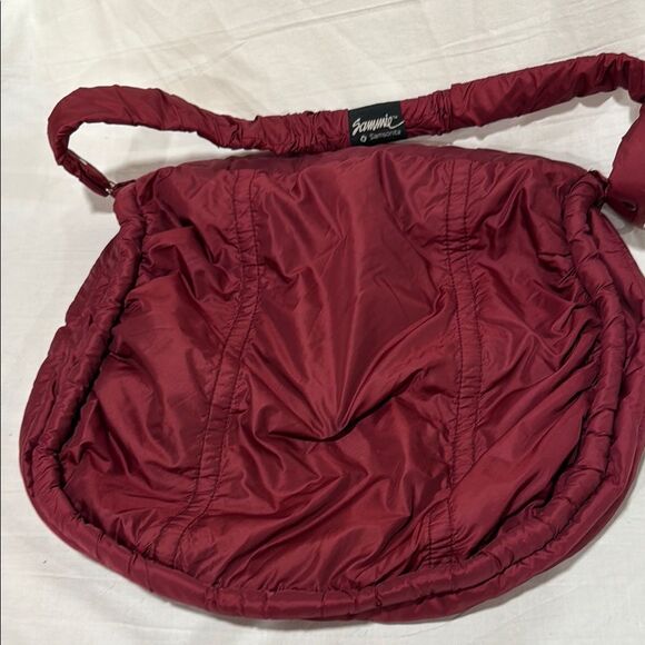 Sammies Samsonite wine puffer Shoulder Bag with Casual Hobo Design - Picture 1 of 7